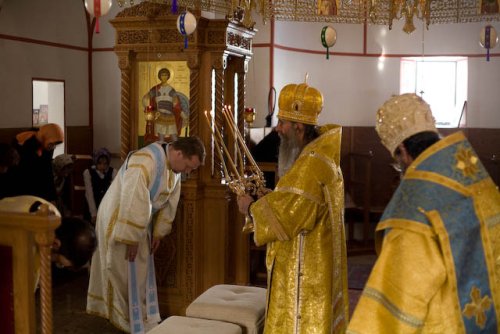 Archbishop Gregory blessing at the Little Entrance.