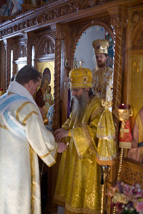 At the Cherubic Hymn, Archbishop Gregory washing his hands.