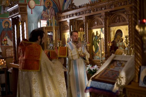 Father Symeon at the Great Entrance.